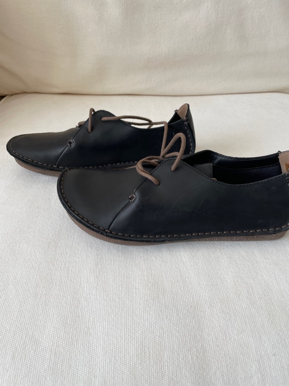 Clarks Black Leather Flats with Brown Laces - Picture 7 of 10